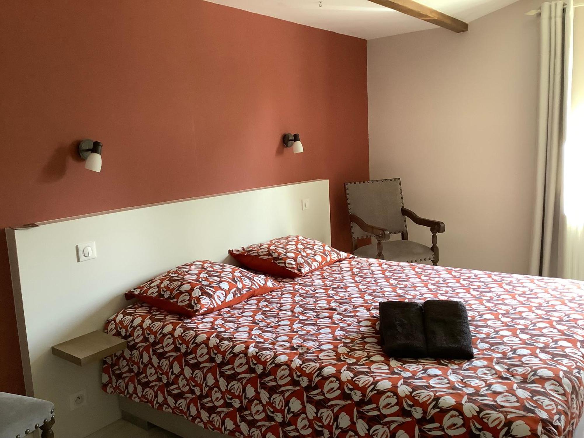 Autour Des Vignes Bed & Breakfast Herry Bagian luar foto