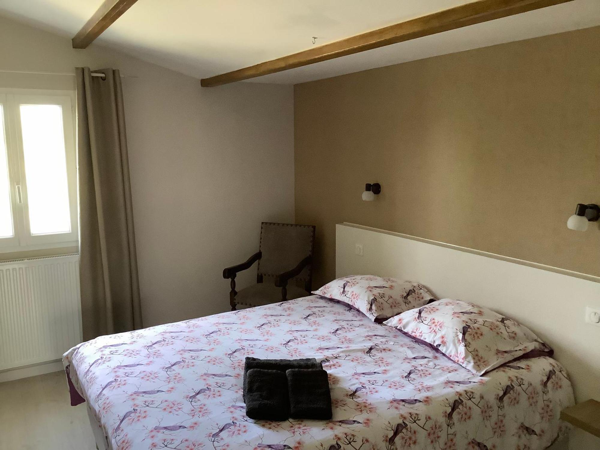 Autour Des Vignes Bed & Breakfast Herry Bagian luar foto