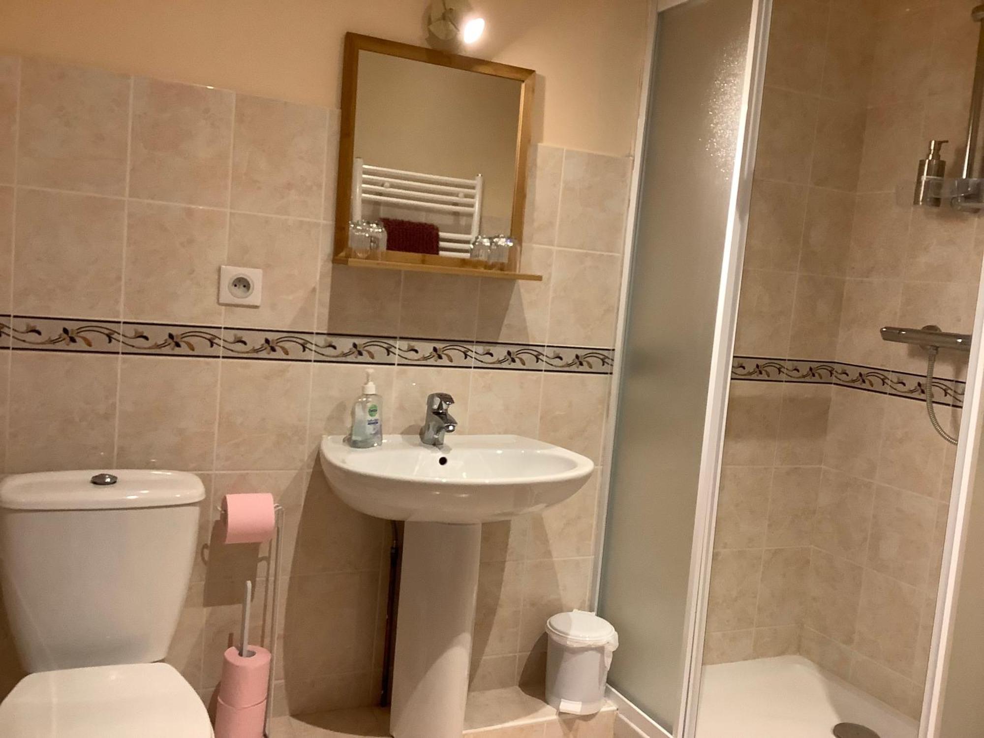 Autour Des Vignes Bed & Breakfast Herry Bagian luar foto