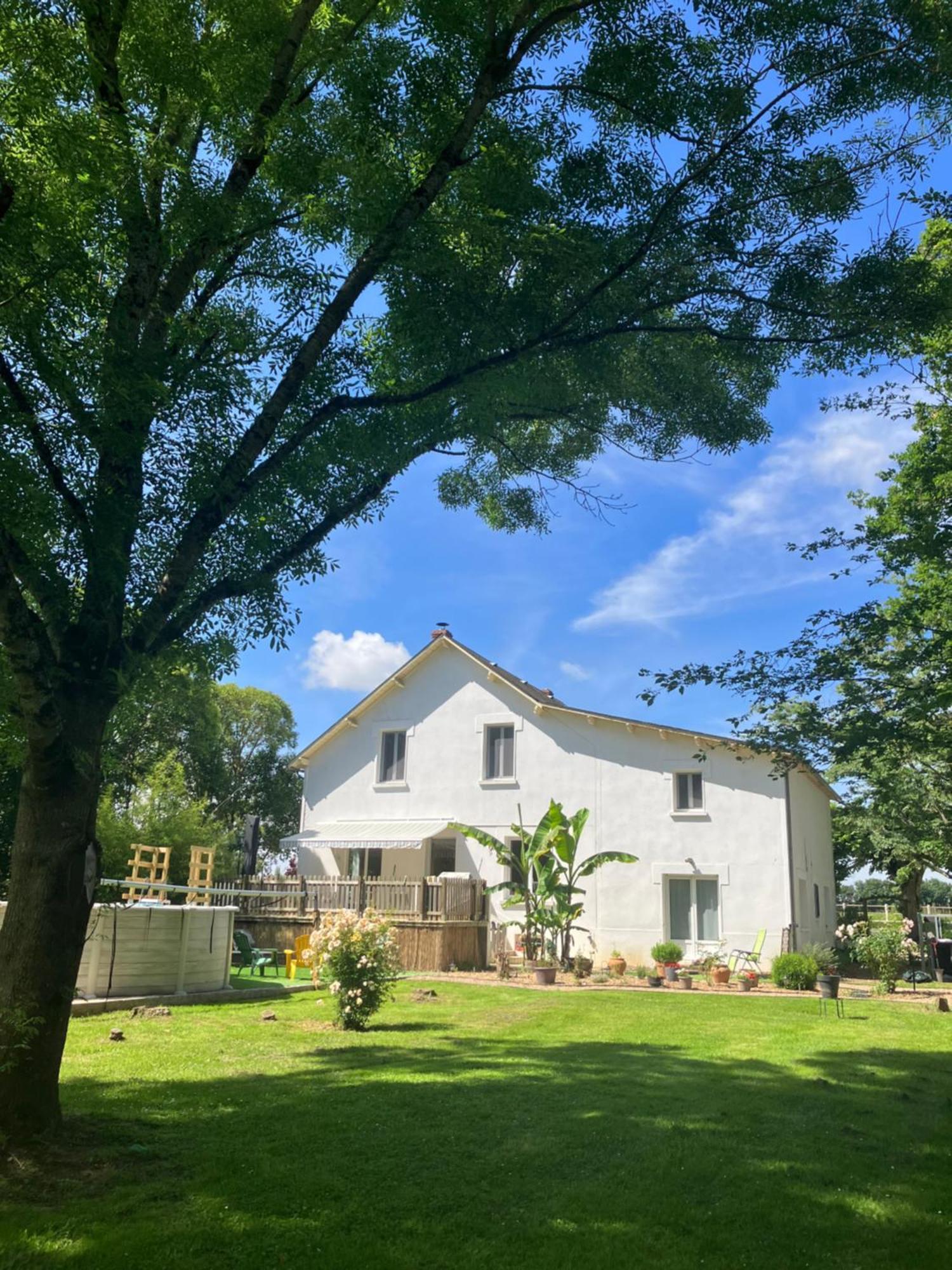 Autour Des Vignes Bed & Breakfast Herry Bagian luar foto